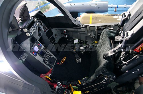 Buồng lái máy bay huấn luyện cao cấp T-50 của Hàn Quốc.